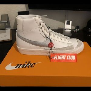 Nike Silver Blazer Mid ‘77 Vintage